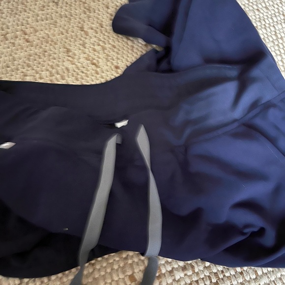 FIgs 2 pair Zamora joggers navy and black LP like new - Picture 2 of 2